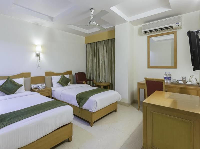 Hotel Bizzotel Gurgaon Dış mekan fotoğraf