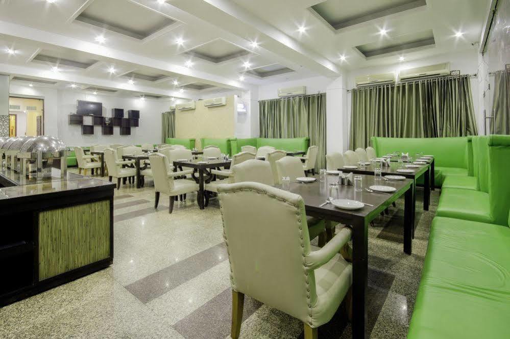 Hotel Bizzotel Gurgaon Dış mekan fotoğraf