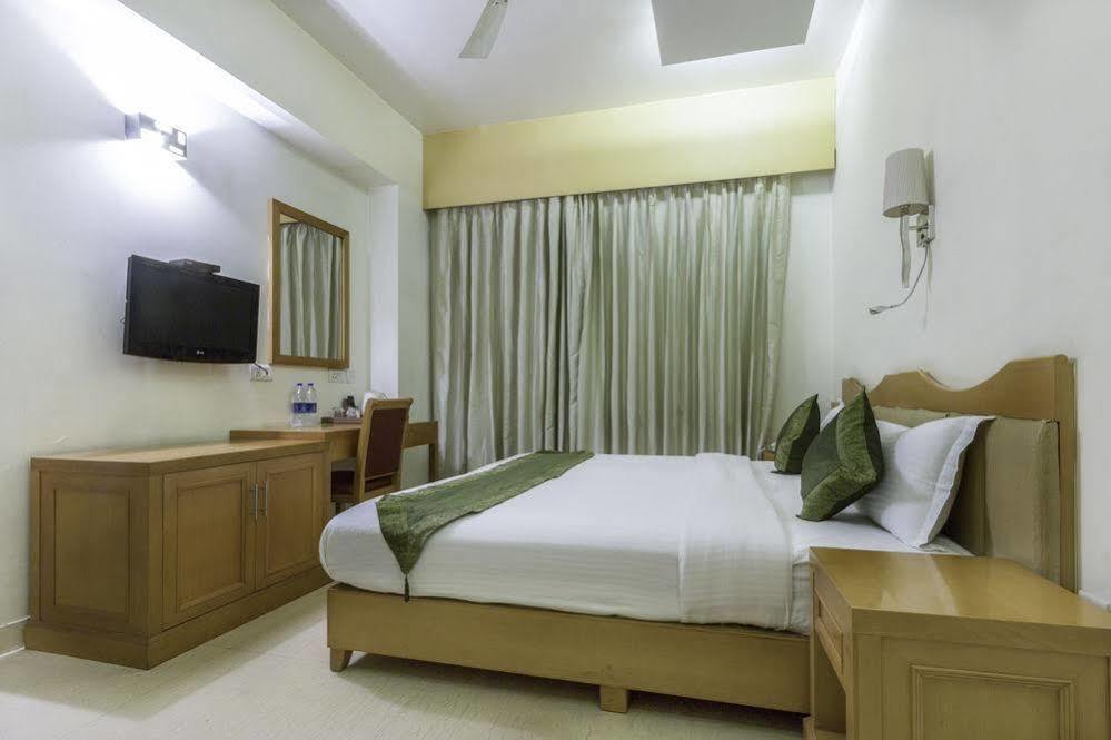 Hotel Bizzotel Gurgaon Dış mekan fotoğraf