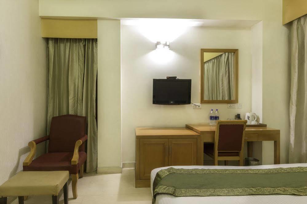 Hotel Bizzotel Gurgaon Dış mekan fotoğraf